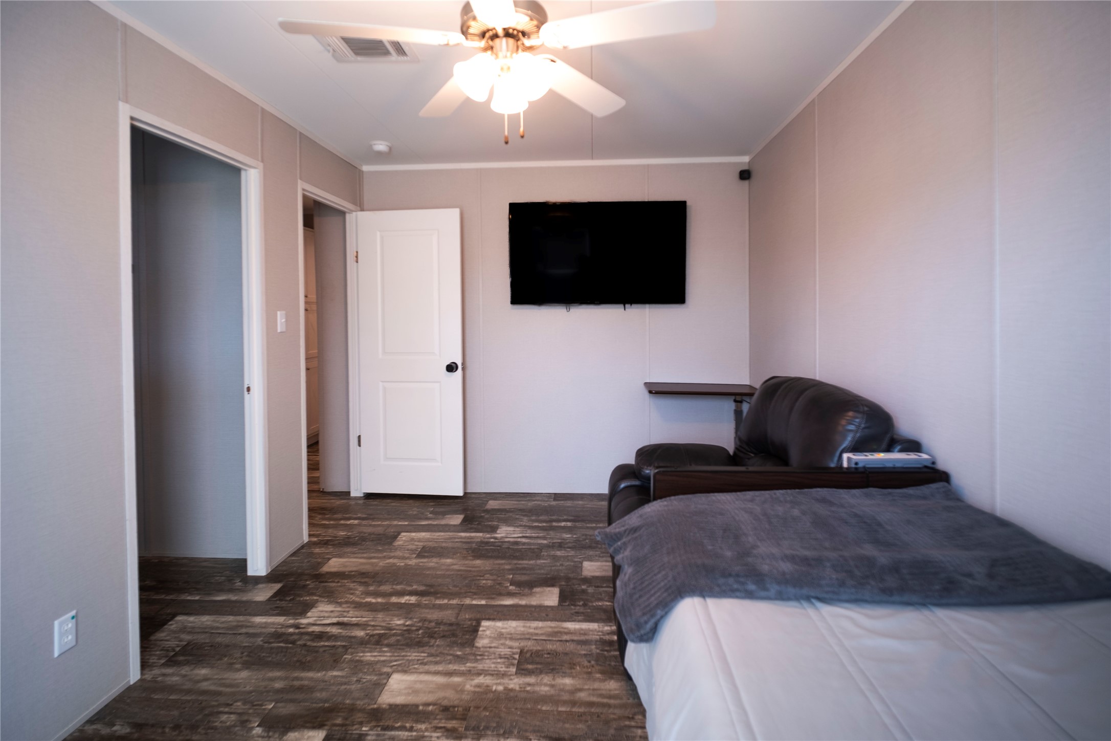 5402 Five Oaks Drive Spring, TX 77389 - Photo 18 of 31 second bedroom with bathroom view.