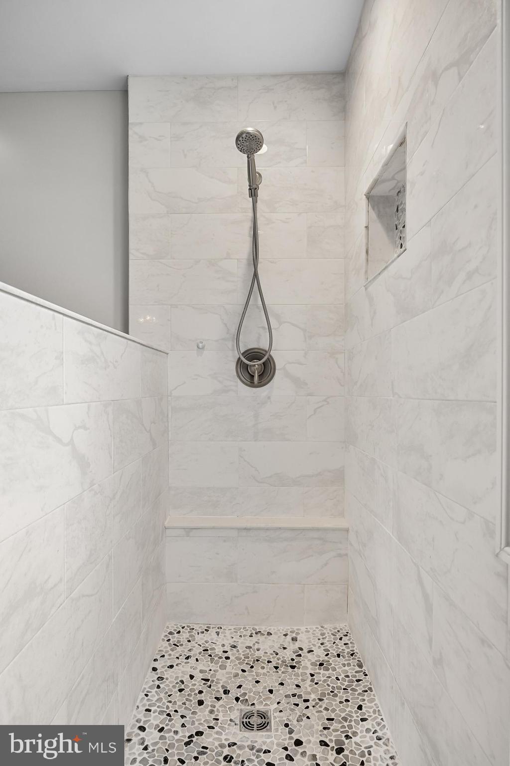 53 Cranberry Lane Delran, NJ 08075 - Photo 19 of 33 a bathroom with a shower