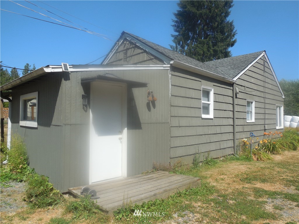 7218 North Fruitdale Road Sedro-Woolley, WA 98284 - Photo 2 of 22 Gallery Image 2