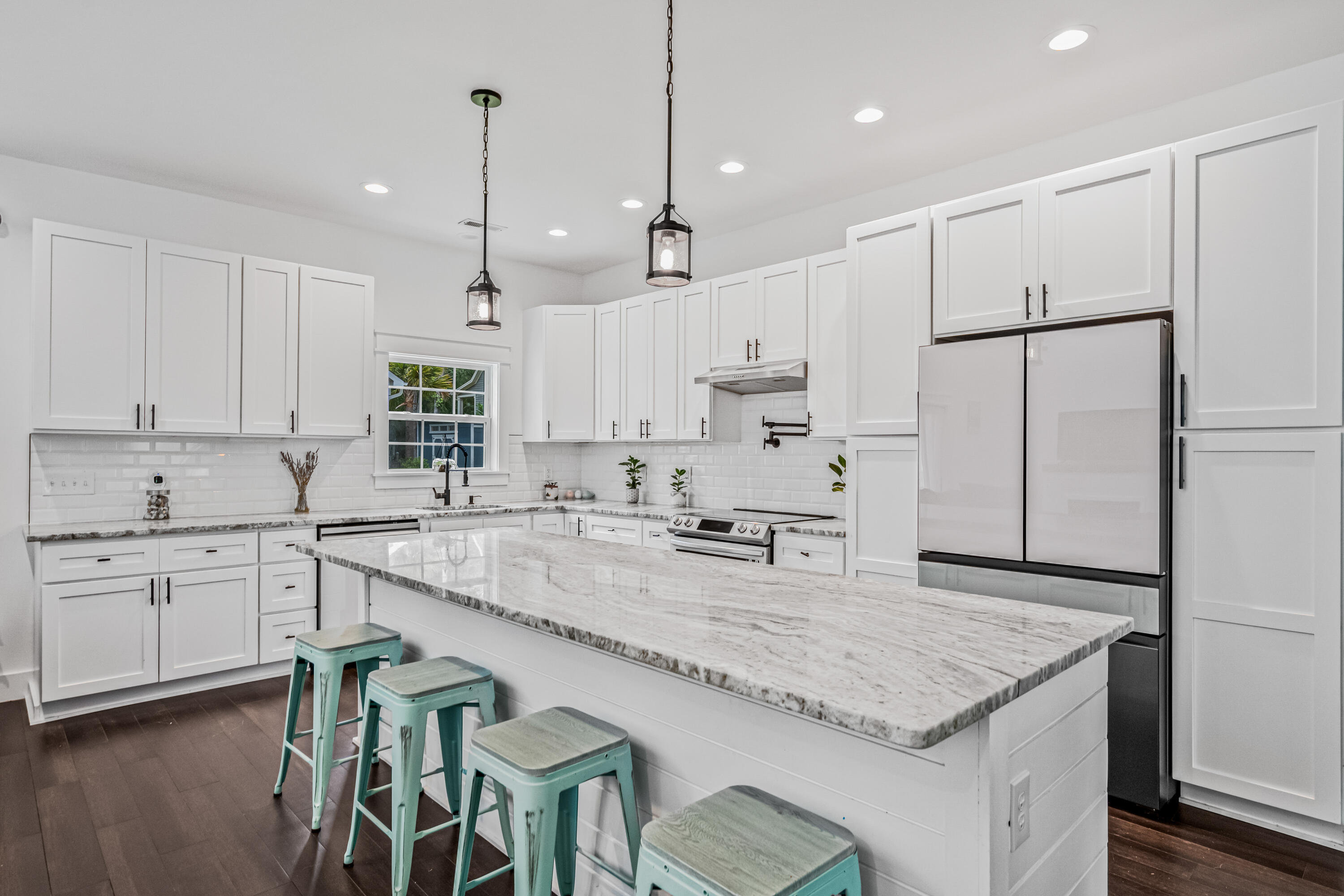 5681 Captain Kidd Road Hollywood, SC 29449 - Photo 18 of 49 Oversized Granite Island
