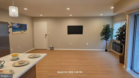 a view of livingroom with furniture