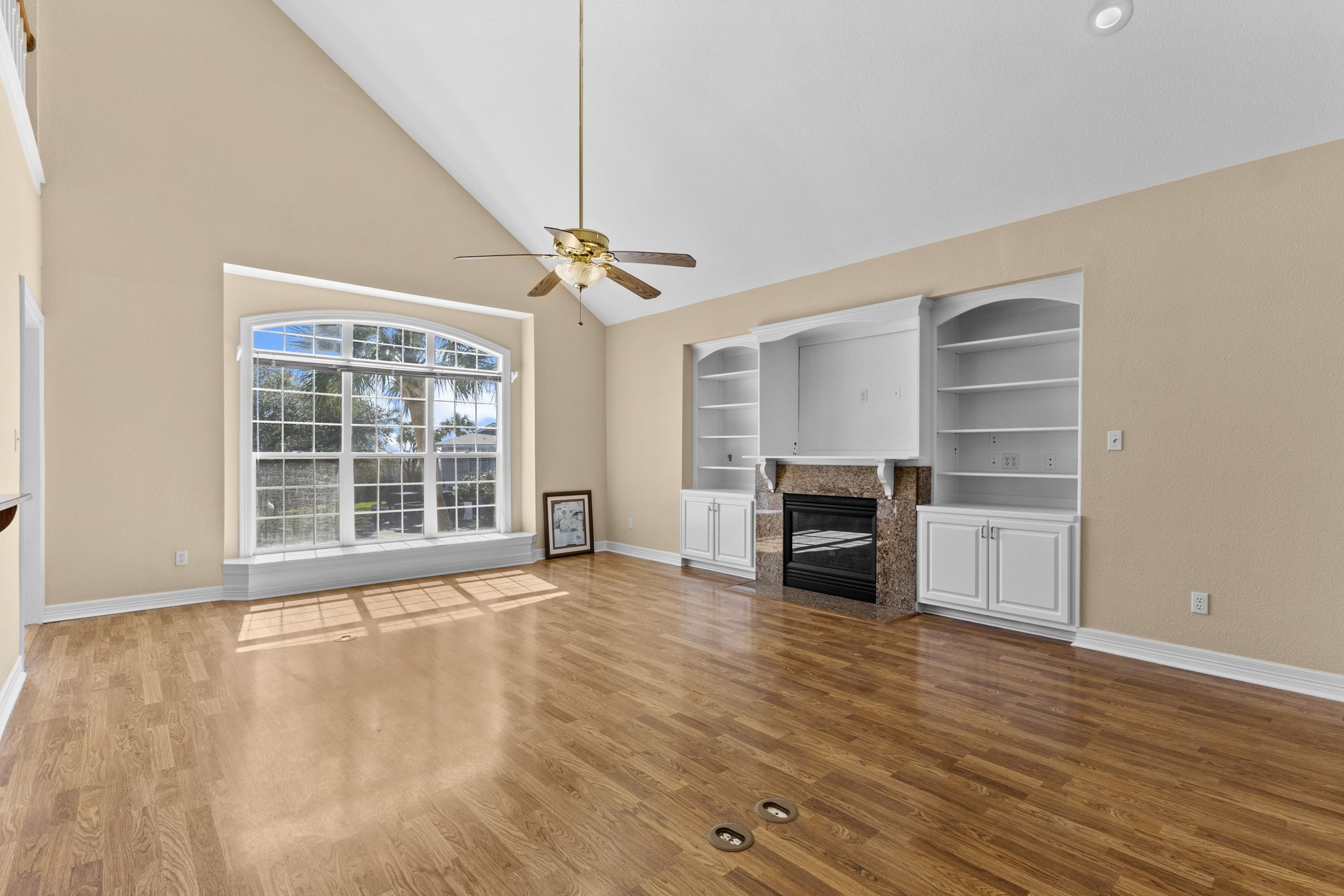 900 Southwind Port Arthur, TX 77640 - Photo 25 of 38 a view of an empty room with a window and fireplace