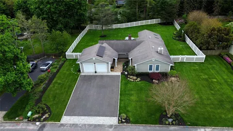 $815,000 | 12 Buccaneer Lane, East Setauket, NY 11733