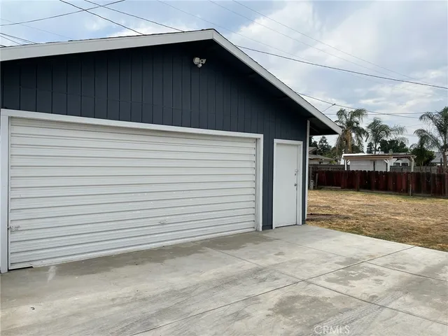 $320,000 | 1483 East Bardsley Avenue, Tulare, CA 93274