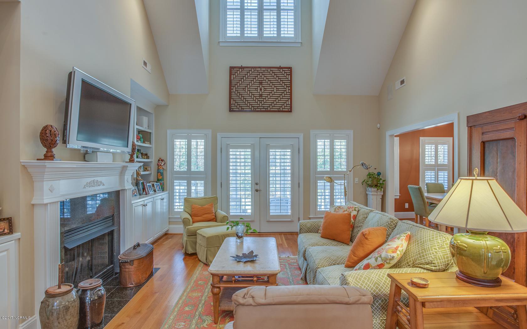 602 Sandfiddler Pointe Road Wilmington, NC 28409 - Photo 19 of 42 living room3