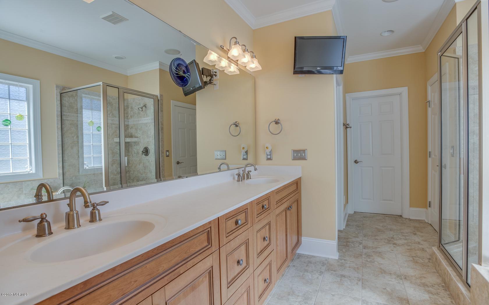 602 Sandfiddler Pointe Road Wilmington, NC 28409 - Photo 35 of 42 master bath