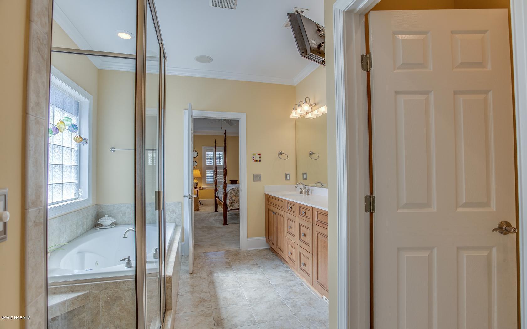 602 Sandfiddler Pointe Road Wilmington, NC 28409 - Photo 36 of 42 master bath2