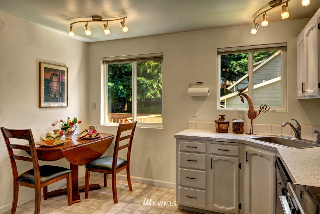 600 220th Street Southwest Bothell, WA 98021 - Photo 3 of 18