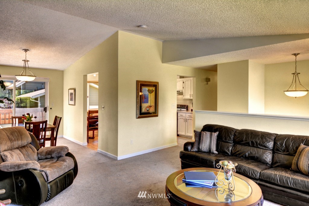 600 220th Street Southwest Bothell, WA 98021 - Photo 5 of 18