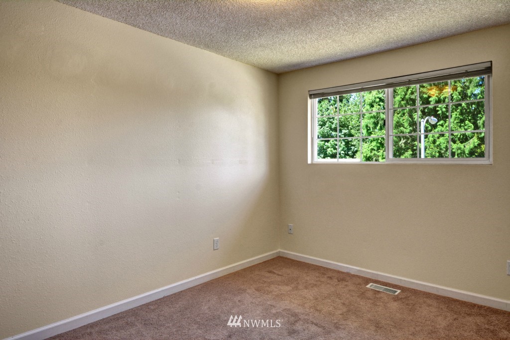 600 220th Street Southwest Bothell, WA 98021 - Photo 8 of 18