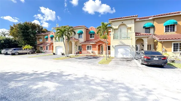 $2,900 | Bonita Golf View, Hialeah, FL 33015