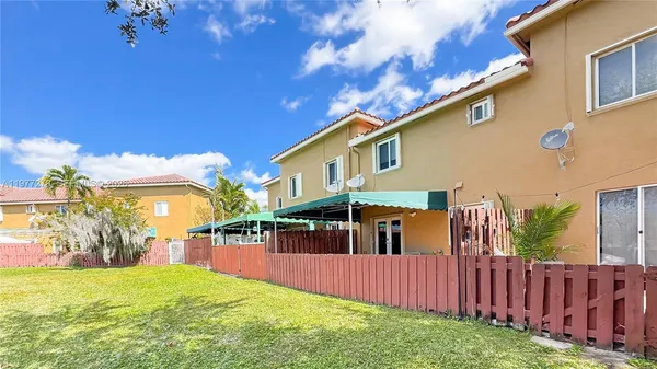$2,900 | Bonita Golf View, Hialeah, FL 33015