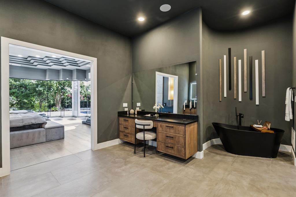6 Savannah Ridge Frisco, TX 75034 - Photo 12 of 40 a living room with furniture and a large window