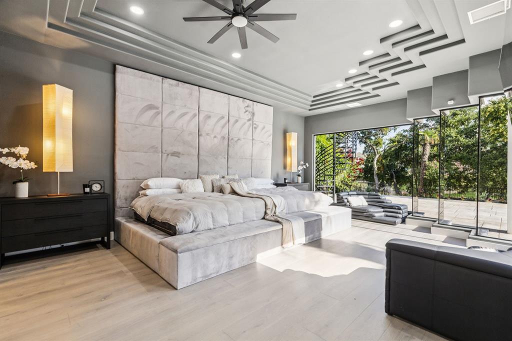 6 Savannah Ridge Frisco, TX 75034 - Photo 9 of 40 a living room with furniture and a large window
