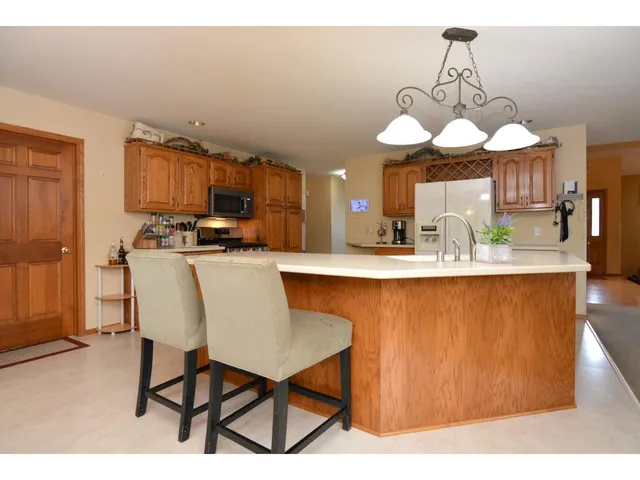 $575,000 | 4013 Bordeaux Drive, Janesville, WI 53546