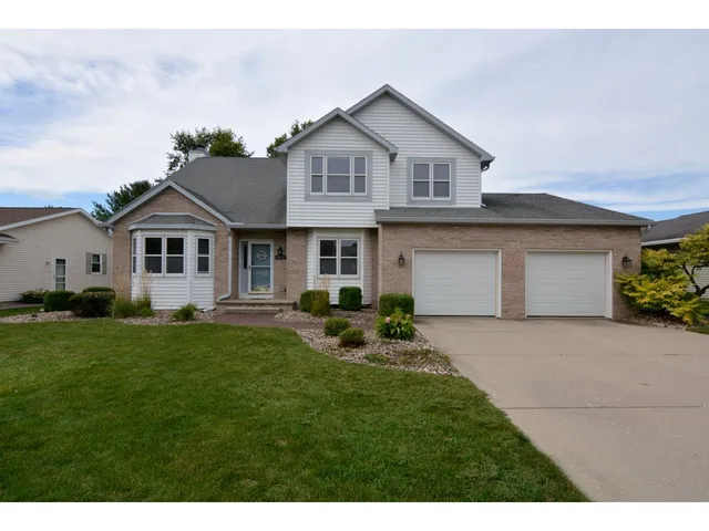 $575,000 | 4013 Bordeaux Drive, Janesville, WI 53546