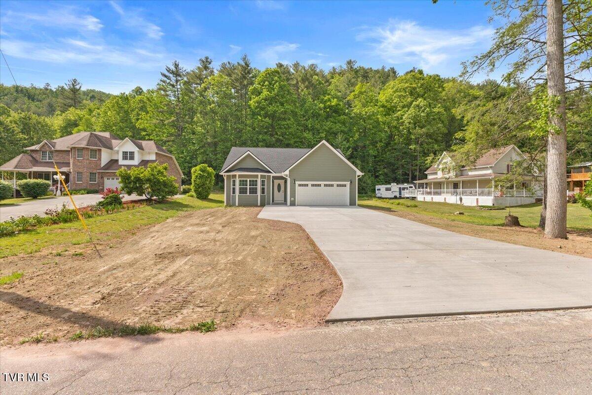 517 Scioto Road Unicoi, TN 37692 - Photo 2 of 34 03-128A0925