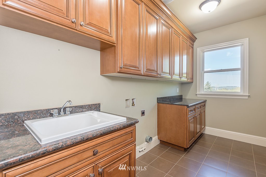 1938 Crystal Springs Road West Tacoma, WA 98466 - Photo 14 of 19 Gallery Image 14