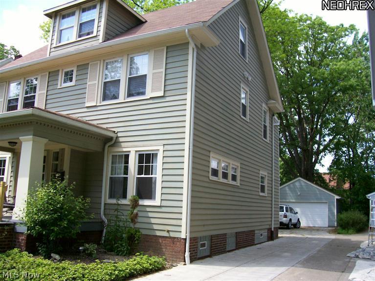 2937 Coleridge Road Cleveland, OH 44118 - Photo 6 of 24