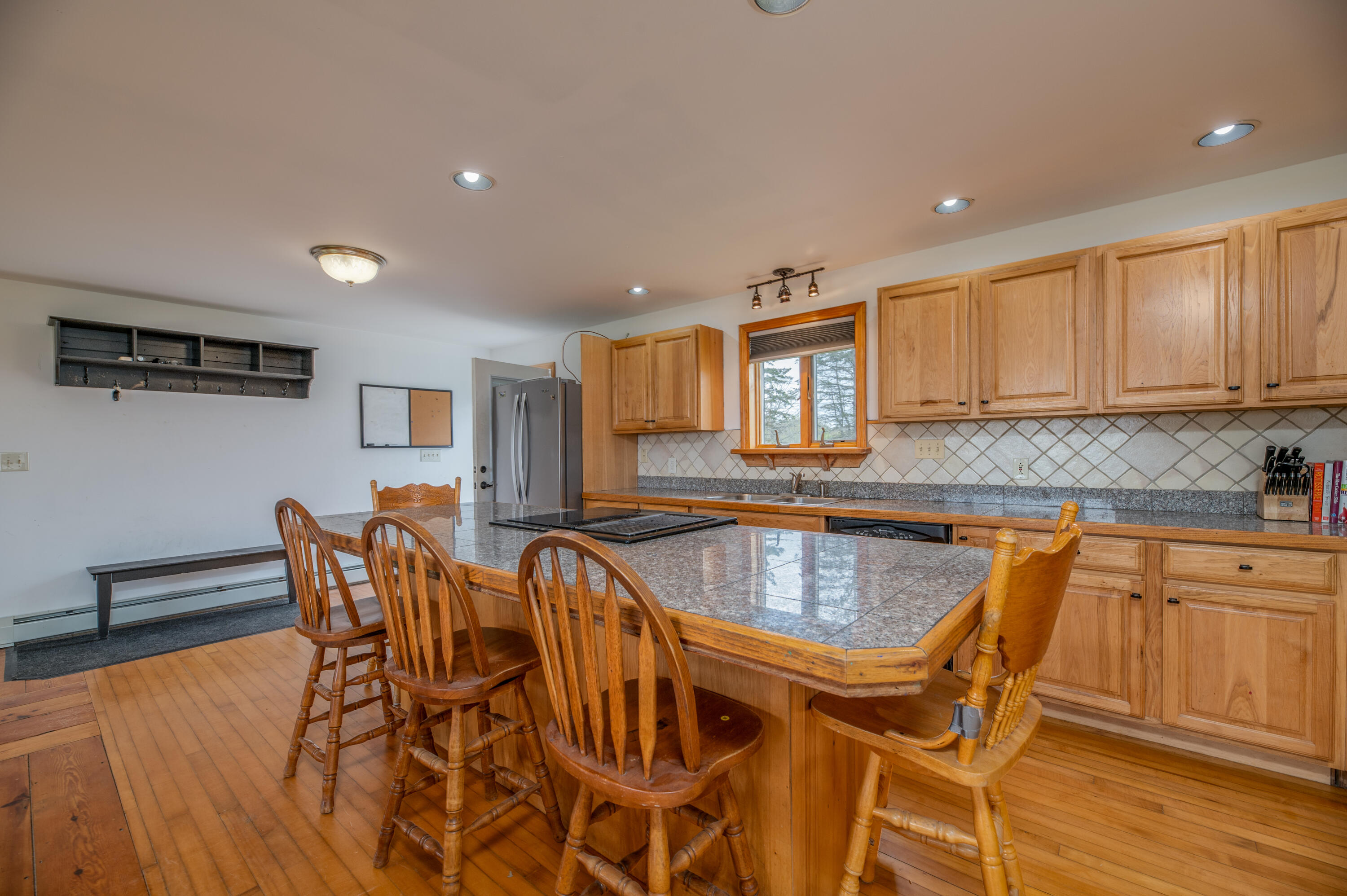 598 Pond Road Wales, ME 04280 - Photo 11 of 49 Interior9