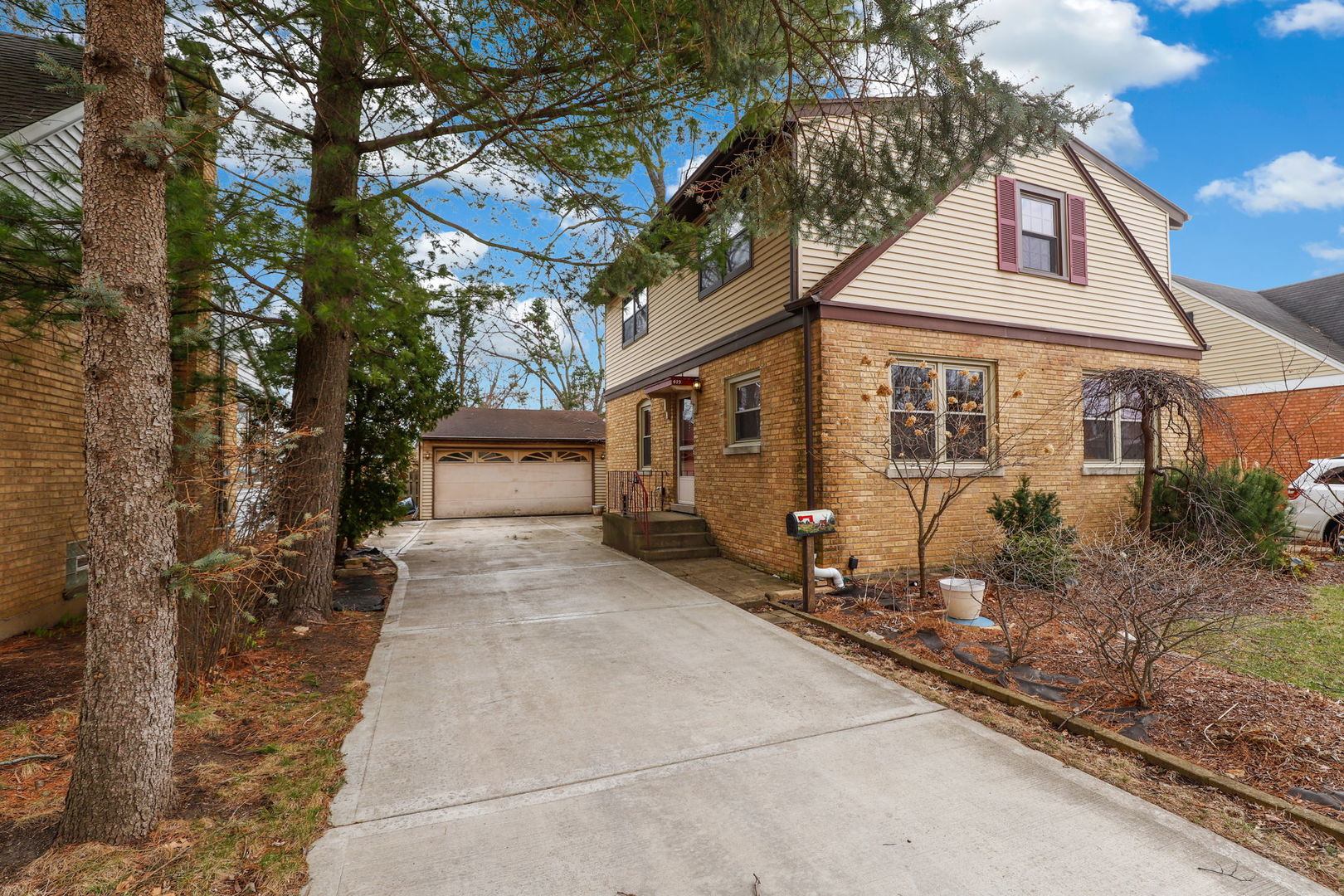 419 North Maple Street Mount Prospect, IL 60056 - Photo 1 of 17 Gallery Image 1