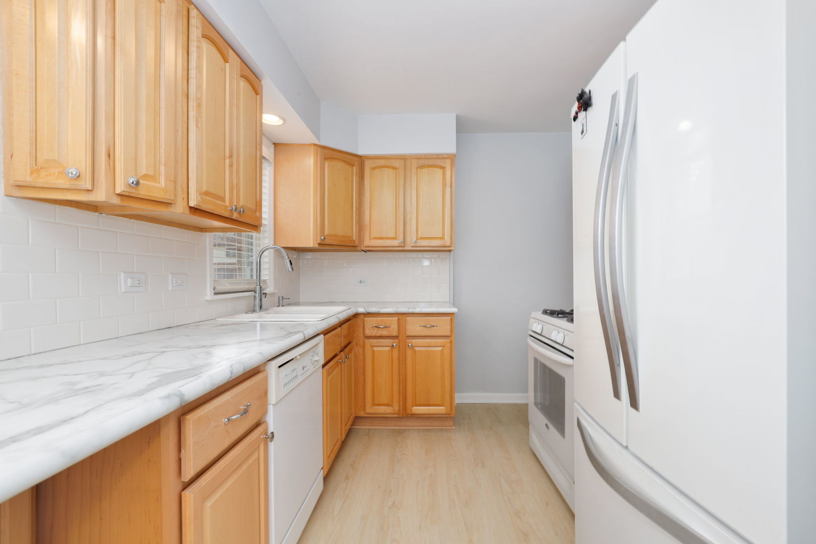 419 North Maple Street Mount Prospect, IL 60056 - Photo 5 of 17 Gallery Image 5