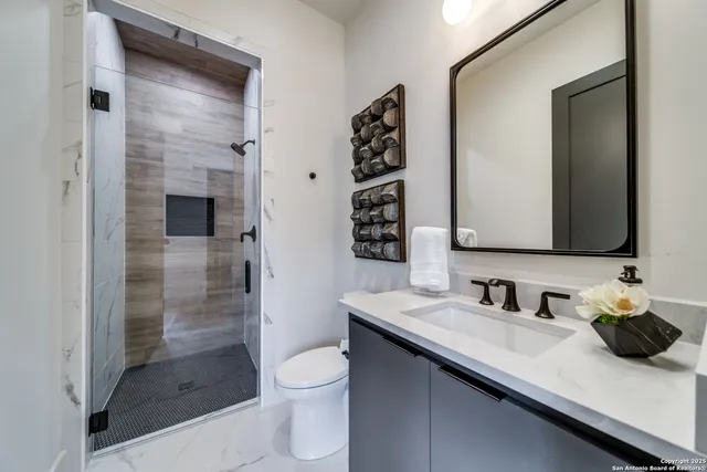 $1,829,000 | 401 Oak Park Drive, Unit B, Boerne, TX 78006