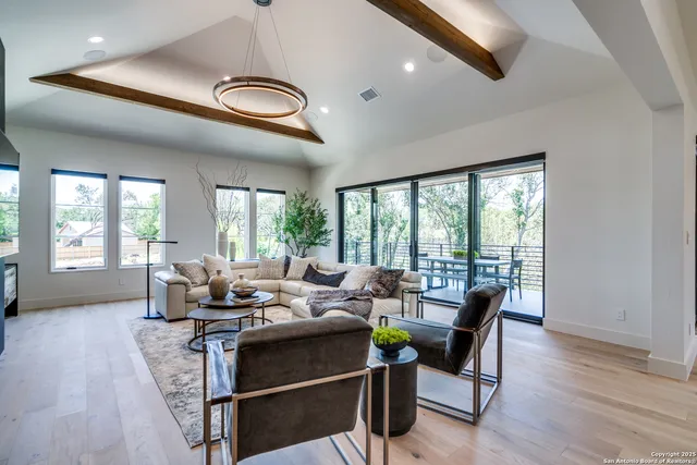 $1,829,000 | 401 Oak Park Drive, Unit B, Boerne, TX 78006