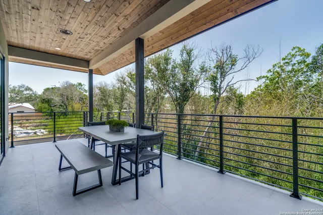$1,829,000 | 401 Oak Park Drive, Unit B, Boerne, TX 78006