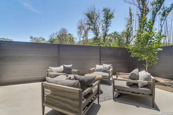 $1,829,000 | 401 Oak Park Drive, Unit B, Boerne, TX 78006