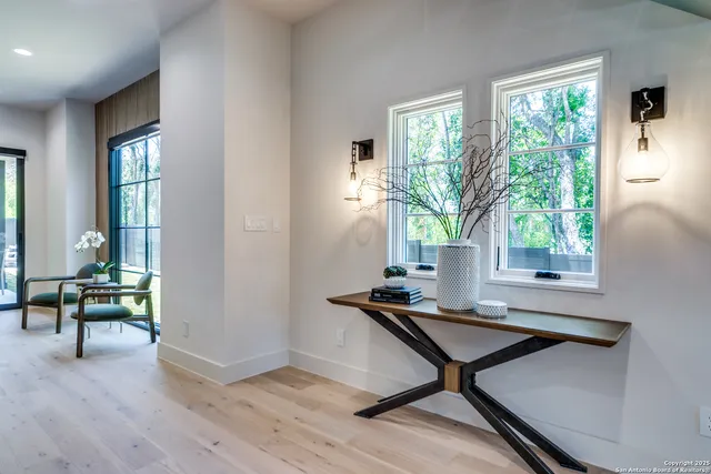 $1,829,000 | 401 Oak Park Drive, Unit B, Boerne, TX 78006