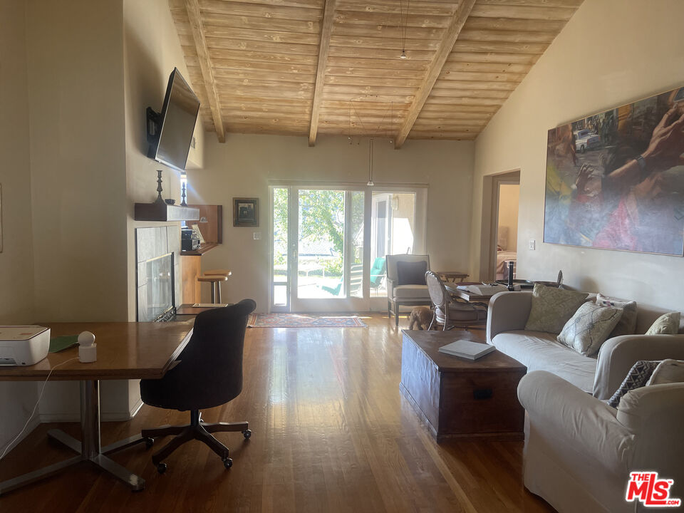 2027 Westridge Road Los Angeles, CA 90049 - Photo 6 of 44 Gallery Image 6