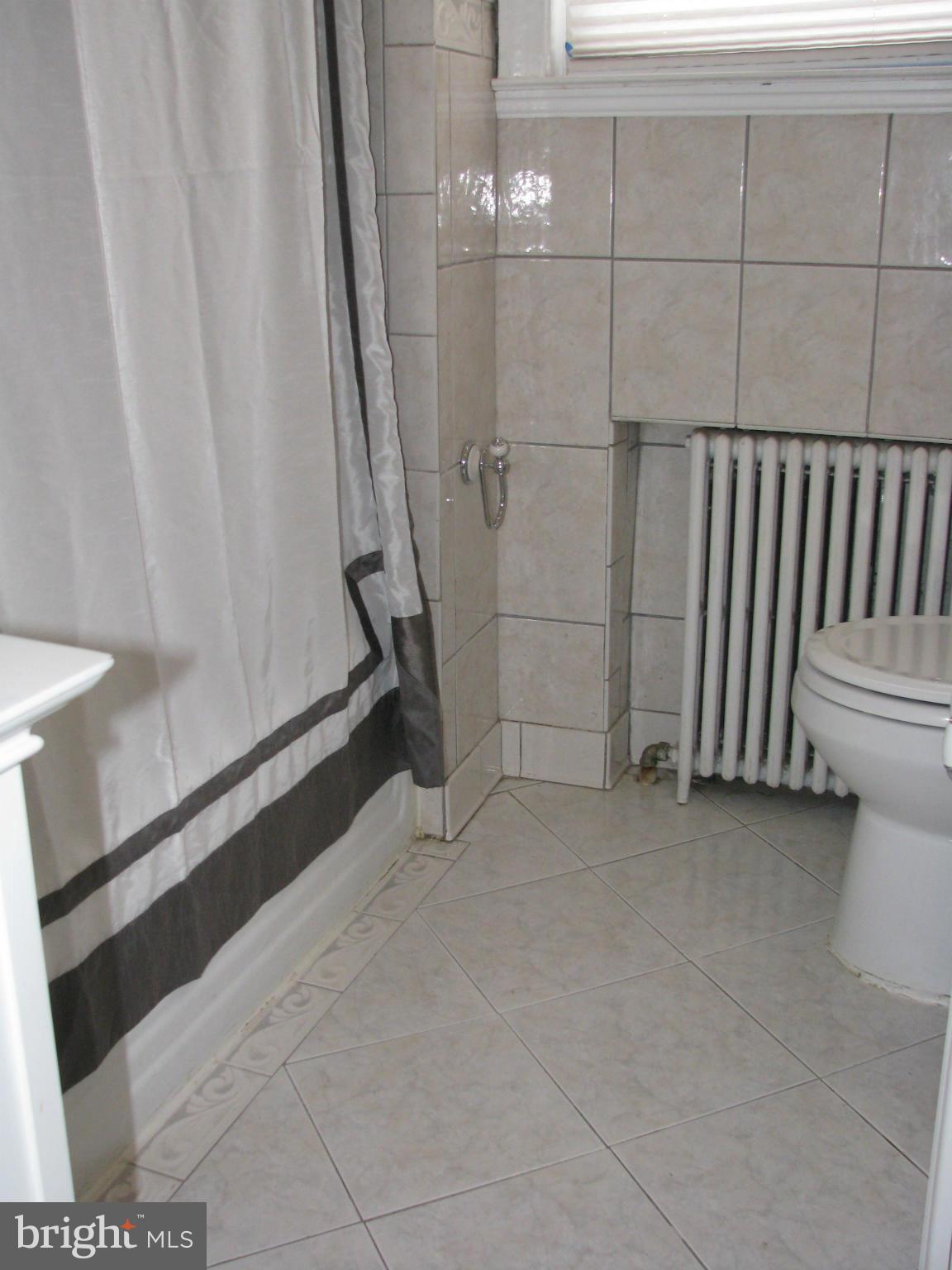3706 Kimble Road Baltimore, MD 21218 - Photo 13 of 17 Bath