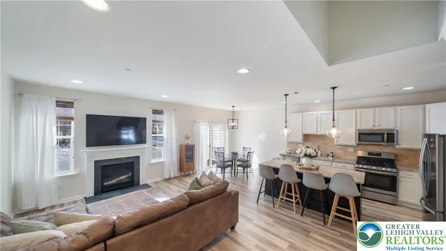 $3,000 | 358 Redclover Lane, Allentown, PA 18104