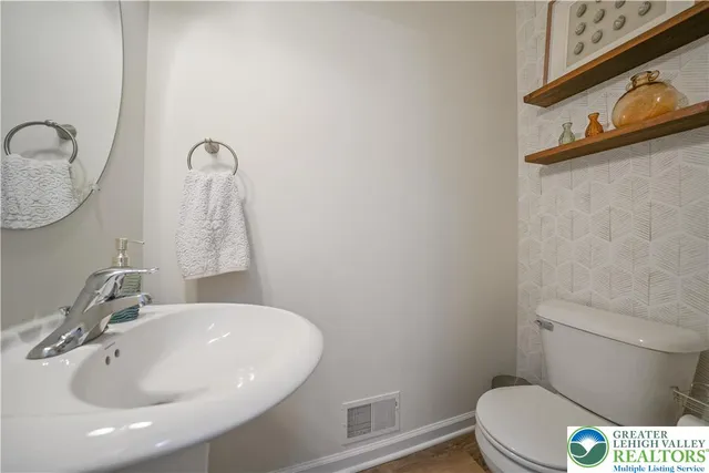 $3,000 | 358 Redclover Lane, Allentown, PA 18104