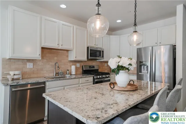 $3,000 | 358 Redclover Lane, Allentown, PA 18104