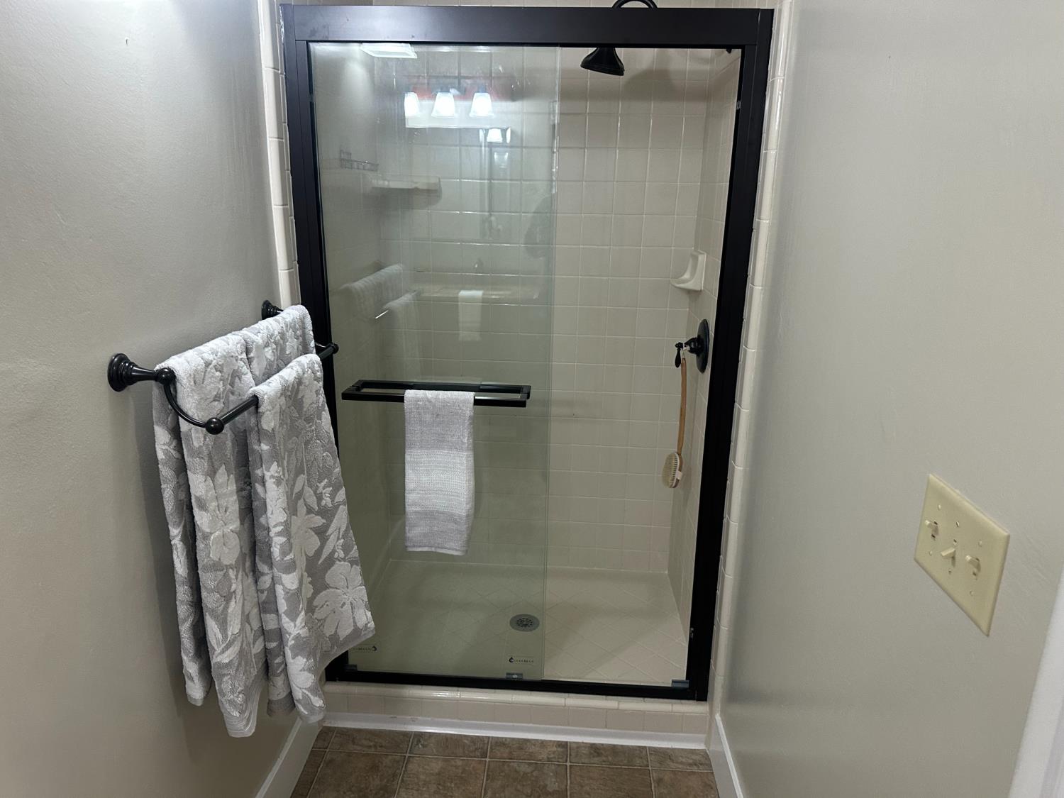 2013 Jerry Lane Lodi, CA 95242 - Photo 36 of 52 view of a mirror