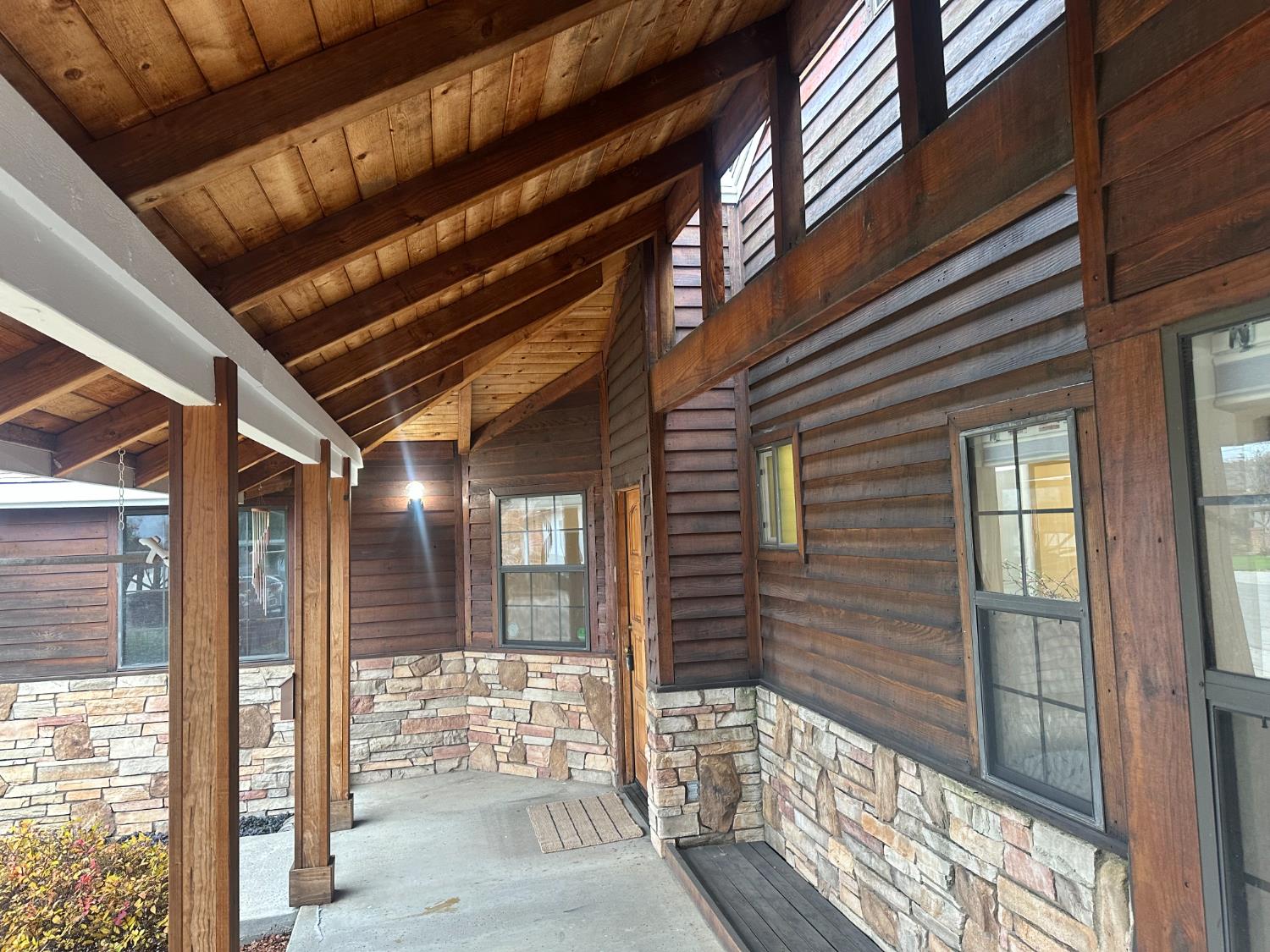 2013 Jerry Lane Lodi, CA 95242 - Photo 4 of 52 a view of entryway