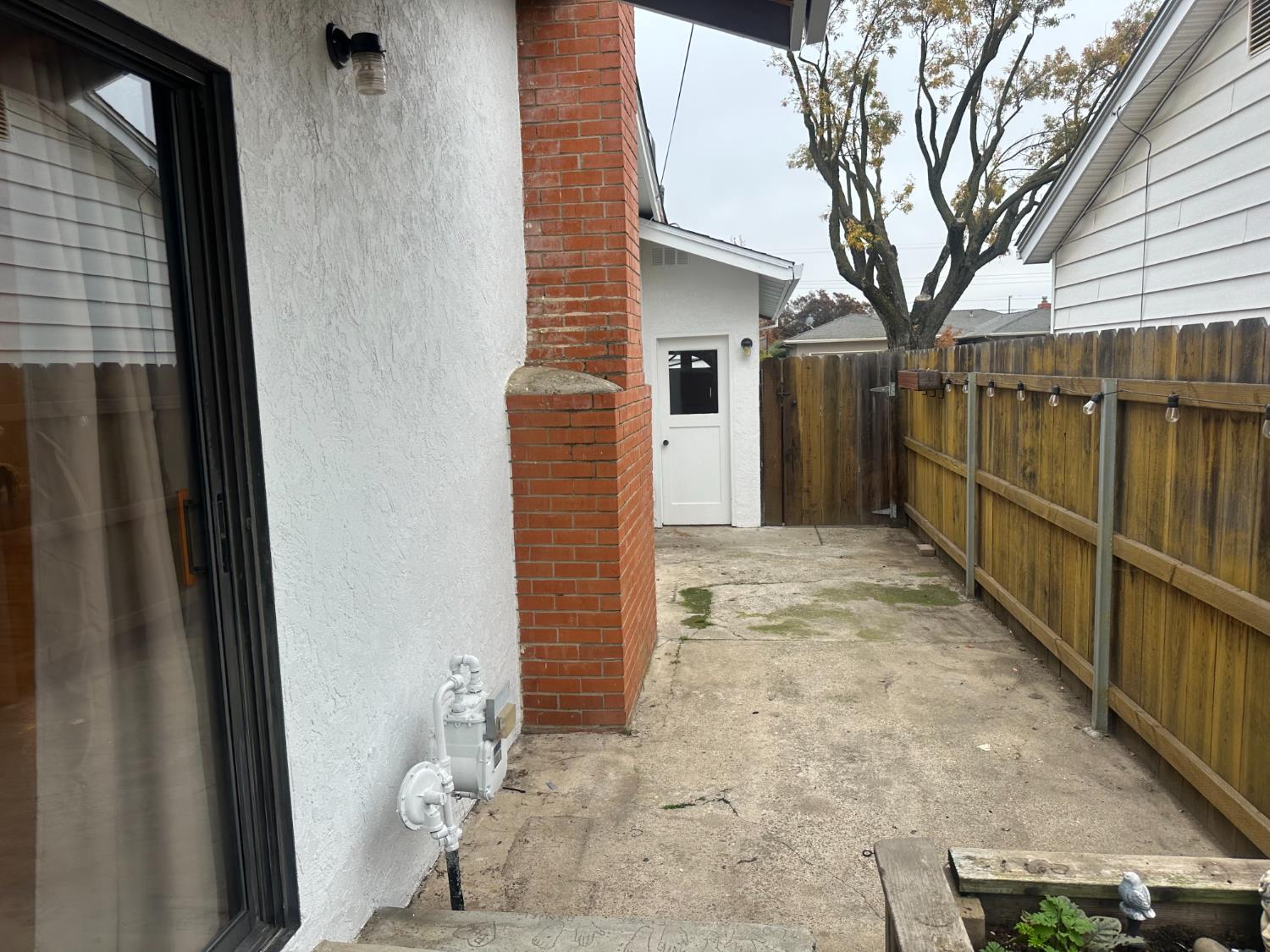 2013 Jerry Lane Lodi, CA 95242 - Photo 49 of 52 a view of house with wooden floor