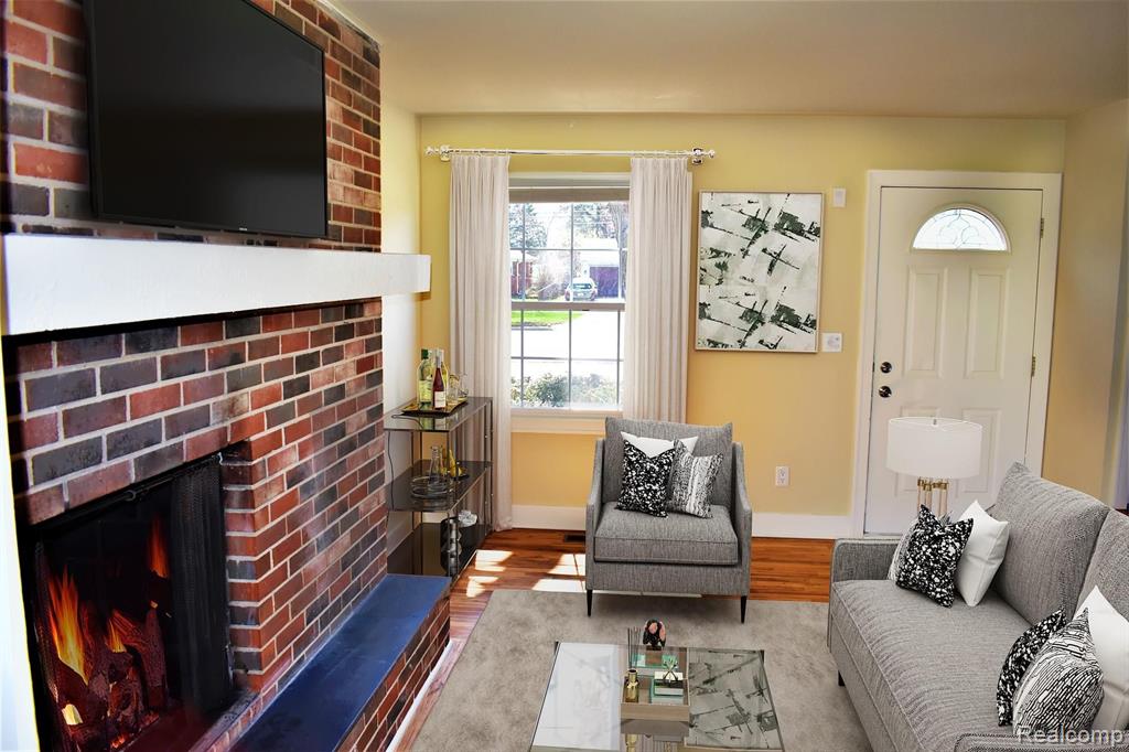 2215 Star Road Royal Oak, MI 48073 - Photo 3 of 10