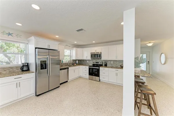 $1,695,000 | 165 Crescent Drive, Anna Maria, FL 34216