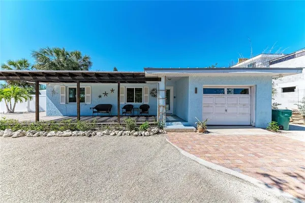 $1,695,000 | 165 Crescent Drive, Anna Maria, FL 34216