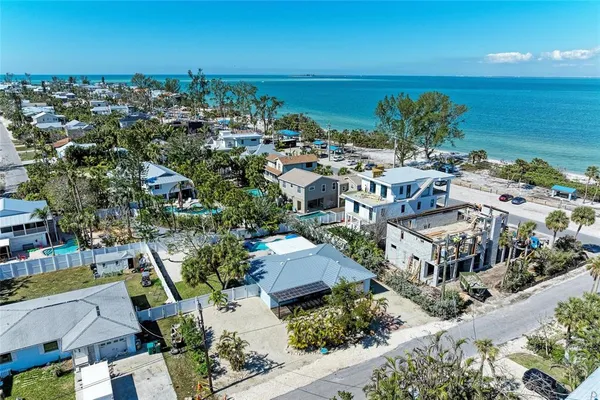$1,695,000 | 165 Crescent Drive, Anna Maria, FL 34216