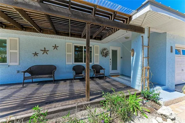 $1,695,000 | 165 Crescent Drive, Anna Maria, FL 34216