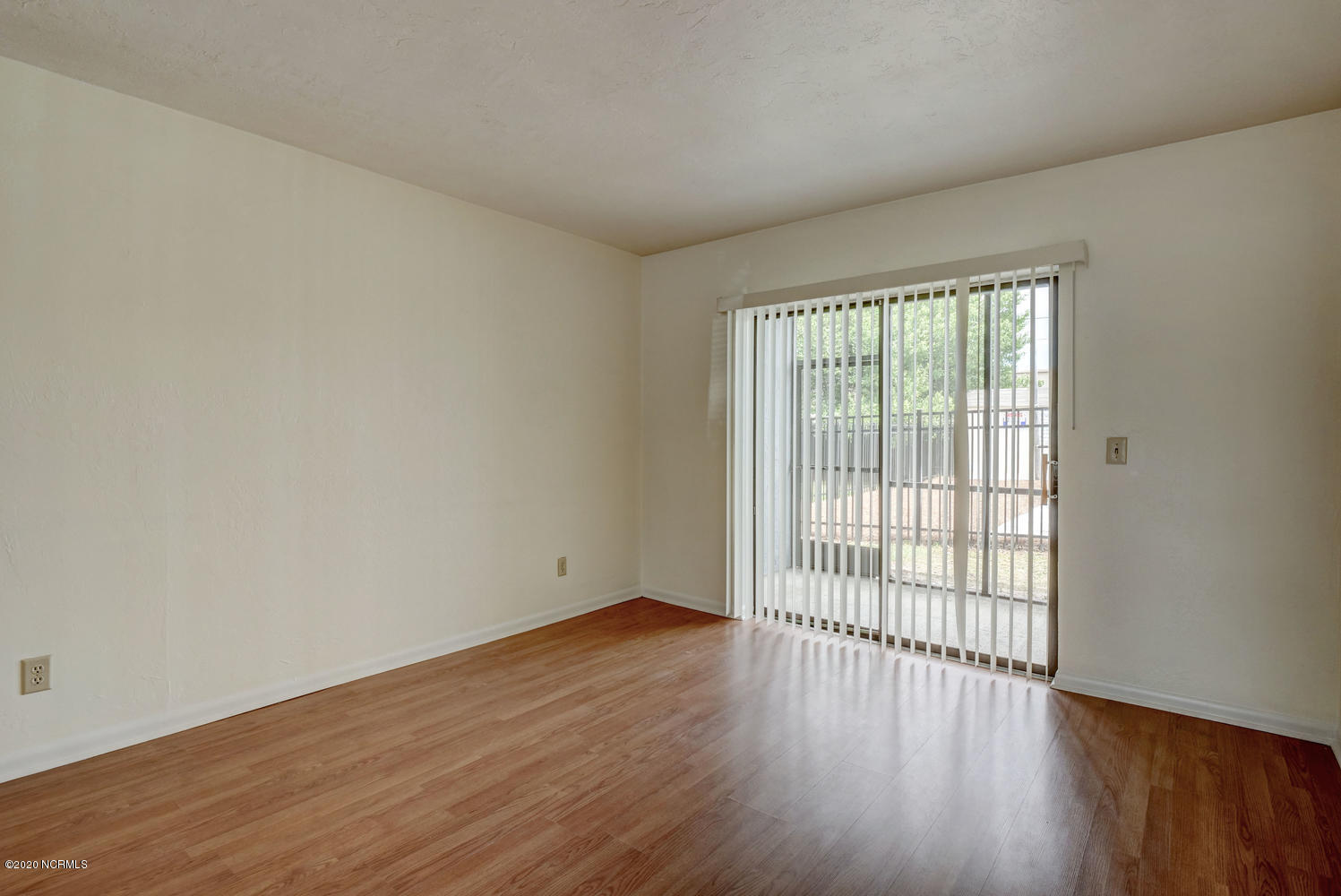 4461 Holly Tree Road, Unit 304 Wilmington, NC 28412 - Photo 9 of 23 4461 Holly Tree Rd Wilmington-large-010-