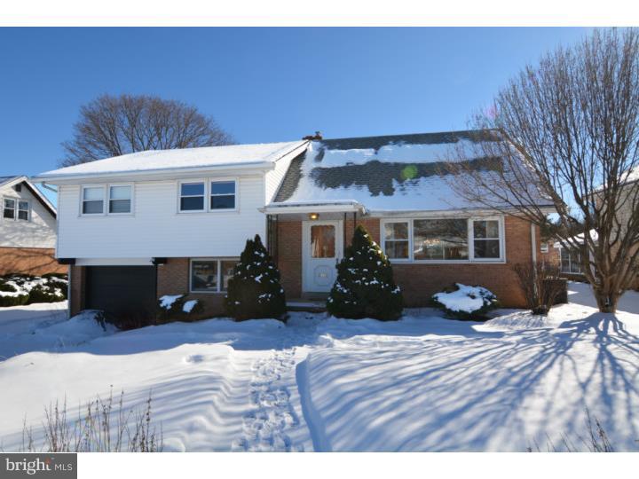 2406 Laurel Road Reading, PA 19609 - Photo 2 of 25 Gallery Image 2