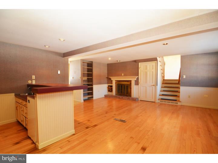 2406 Laurel Road Reading, PA 19609 - Photo 11 of 25 Gallery Image 11