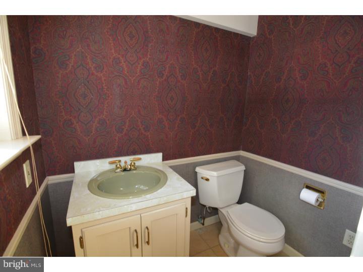 2406 Laurel Road Reading, PA 19609 - Photo 15 of 25 Gallery Image 15