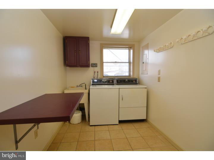 2406 Laurel Road Reading, PA 19609 - Photo 16 of 25 Gallery Image 16