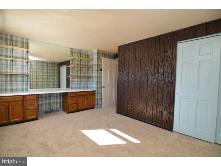 2406 Laurel Road Reading, PA 19609 - Photo 17 of 25 Gallery Image 17